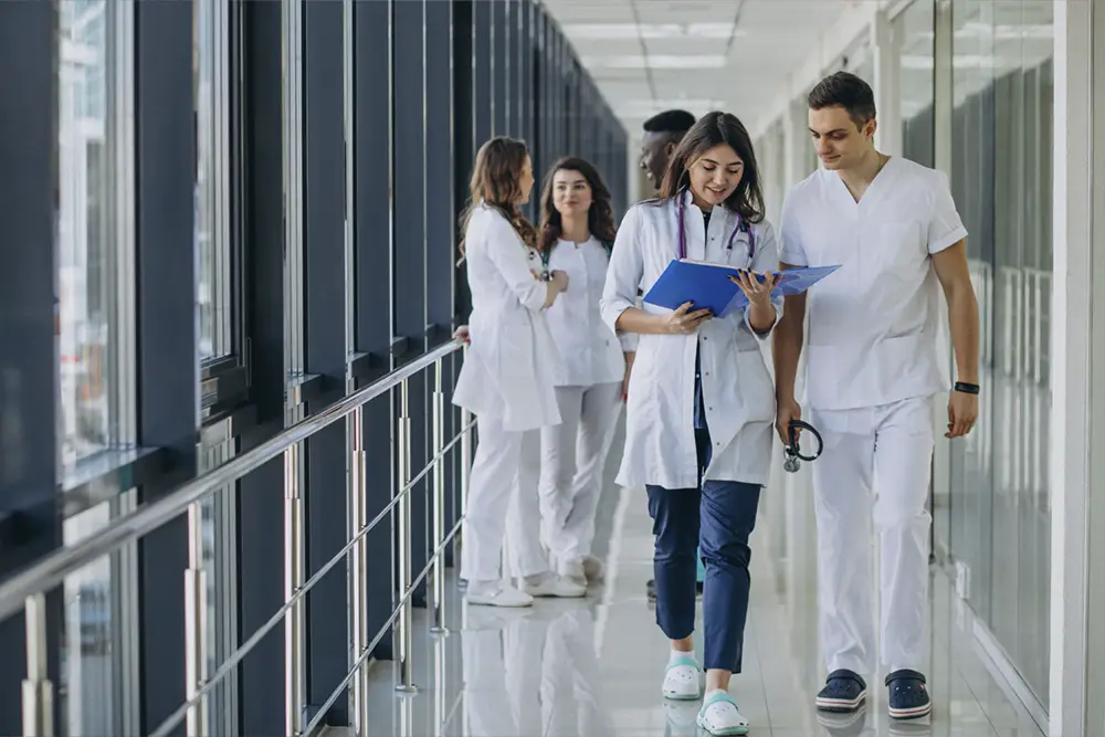 Qué debe ofrecer un buen proveedor de equipamiento sanitario para empresas