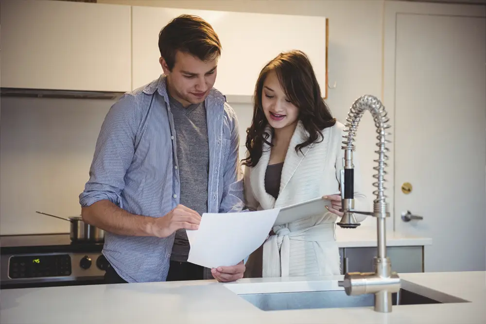 Guía para elegir un proveedor de equipamiento para baños institucionales